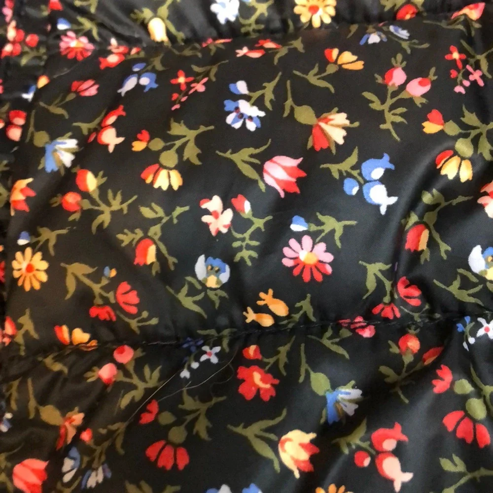 GAP l Black & Floral Down Alternative Puffer Vest